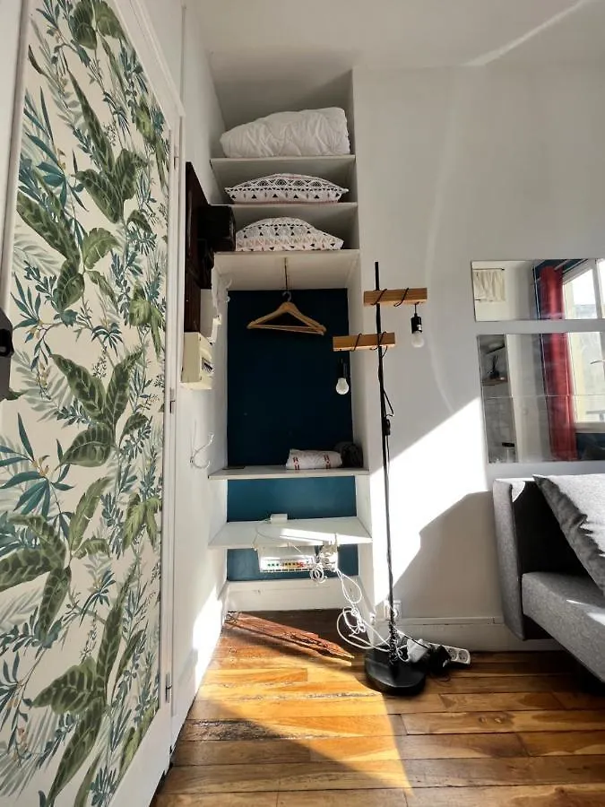 Nice Little Apartment Center Paris