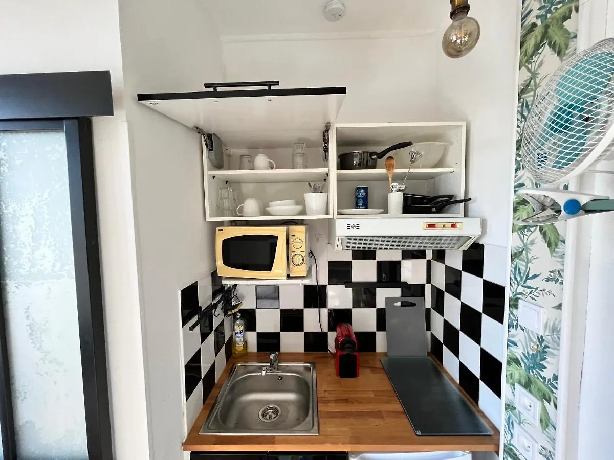 Nice Little Apartment Center Paris France