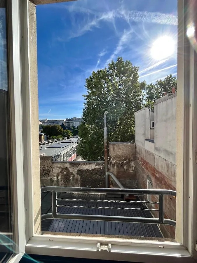 Nice Little Apartment Center Paris France