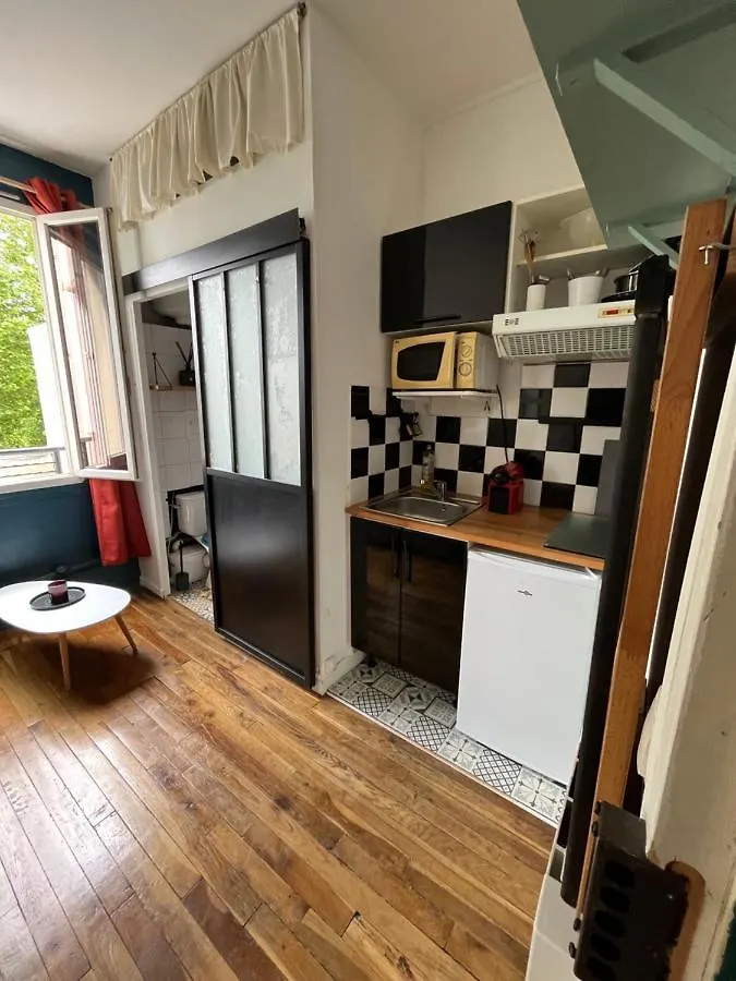 Nice Little Apartment Center Paris